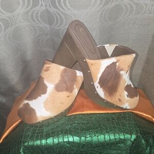 Women's Cowhide Slip-On Mule Heels in Brown and White
